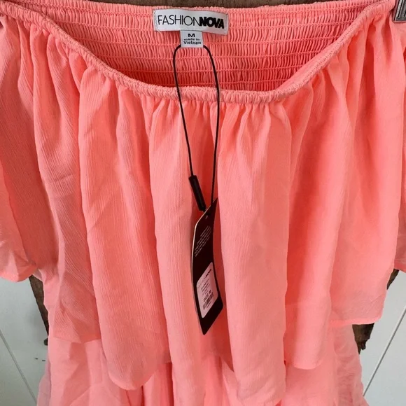 Fashion Nova Coral Colored Layer ruffled Emberlyn Romper SZ M - Picture 6 of 7